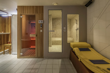 1u Priv&eacute;-sauna met bubbelbad &euro;79 1pers