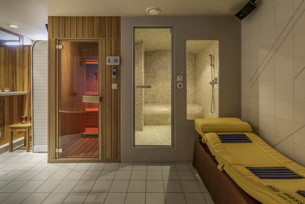 1u Privé-sauna met bubbelbad € 99